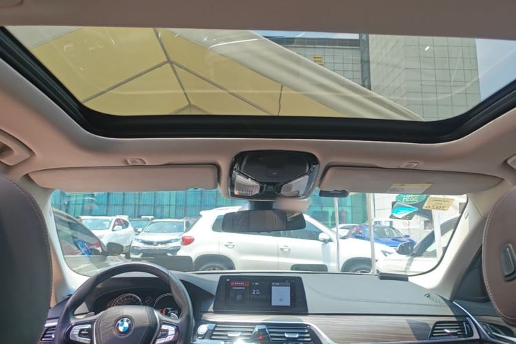 Used BMW 5 Series 2018 Revised Version 530Li Leading Edition Luxury Package Headliner