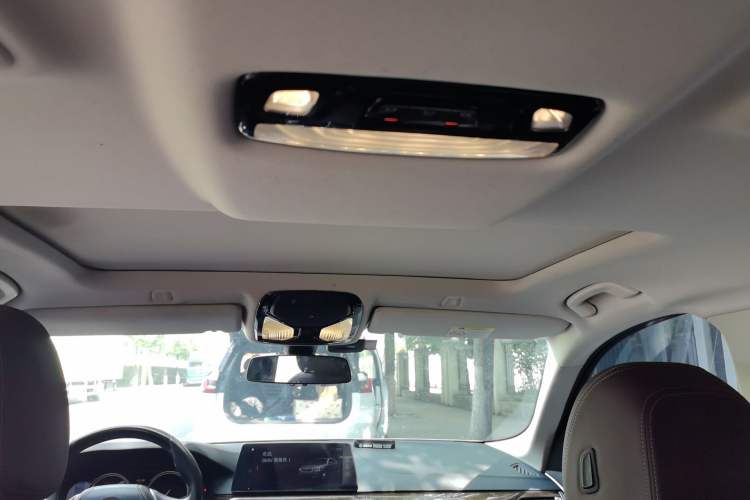 Used BMW 5 Series 2018 525Li Luxury Package Headliner