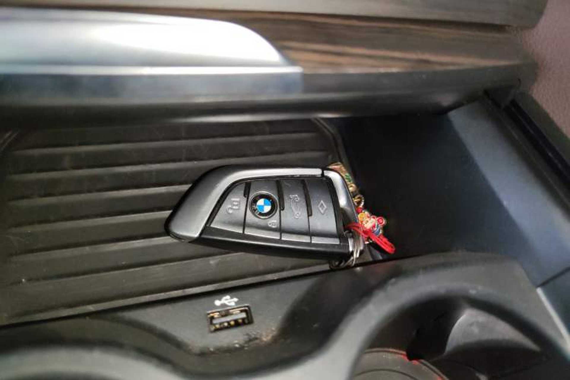 Used BMW 5 Series 2018 530Li Leading Edition Luxury Package Interior 1