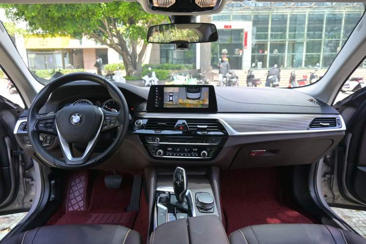 Used BMW 5 Series 2018 530Li Luxury Edition Premium Package Interior 1
