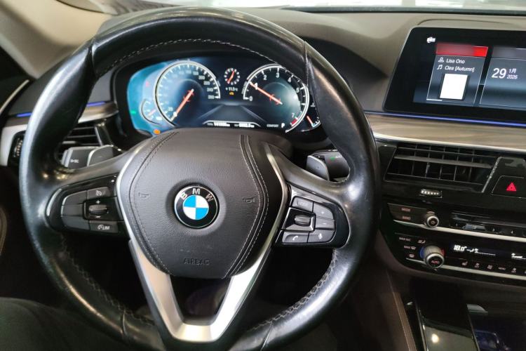 Used BMW 5 Series 2018 530Li Leading Edition Luxury Package Interior 2