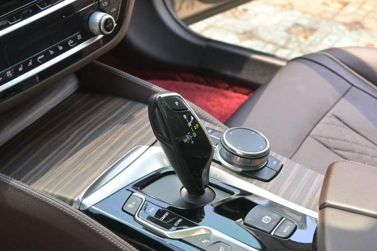 Used BMW 5 Series 2018 530Li Luxury Edition Premium Package Interior 2