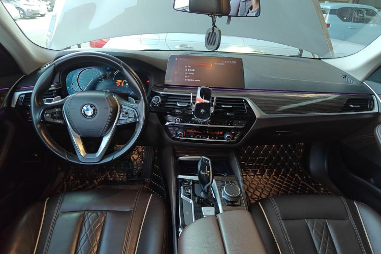 Used BMW 5 Series 2018 530Li Leading Edition Luxury Package Interior 2
