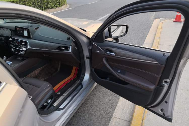 Used BMW 5 Series 2018 Revised Version 530Li Leading Edition Luxury Package Interior 8