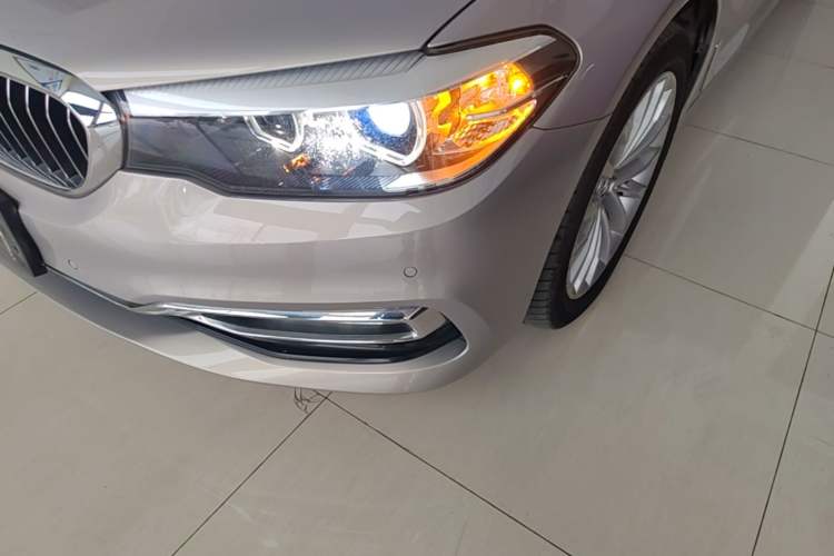 Used BMW 5 Series 2018 525Li Luxury Package Left Front Headlight