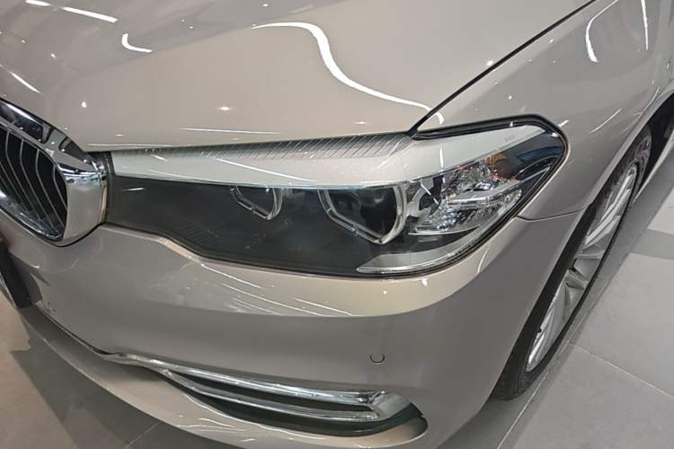 Used BMW 5 Series 2018 530Li Leading Edition Luxury Package Left Front Headlight