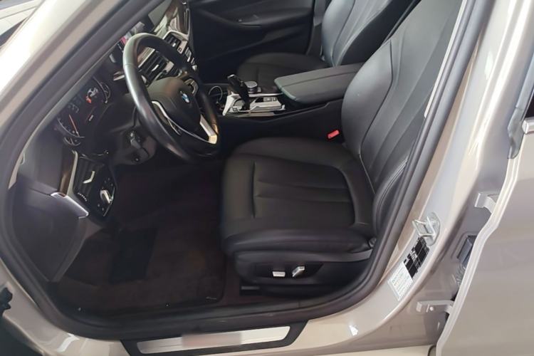Used BMW 5 Series 2018 525Li Luxury Package Left Front Seat
