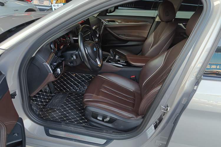 Used BMW 5 Series 2018 530Li Leading Edition Luxury Package Left Front Seat