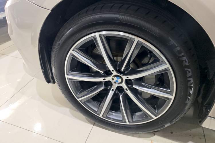 Used BMW 5 Series 2018 528Li Launch Special Edition Left Front Wheel Hub
