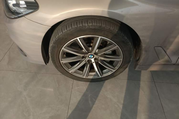 Used BMW 5 Series 2018 528Li Launch Special Edition Left Front Wheel Hub