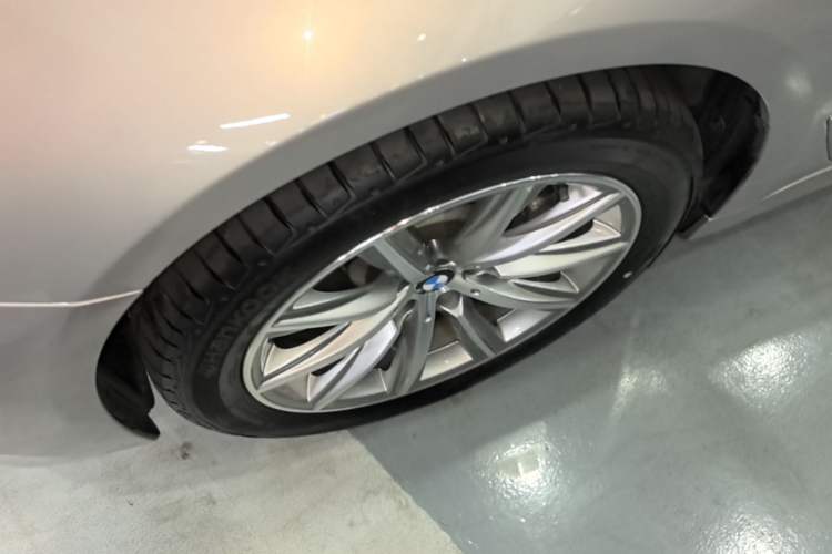 Used BMW 5 Series 2018 528Li Launch Special Edition Left Front Wheel Hub