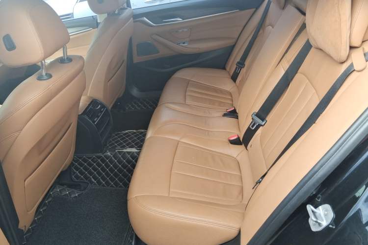 Used BMW 5 Series 2018 530Li Leading Edition Luxury Package Left Rear Seat