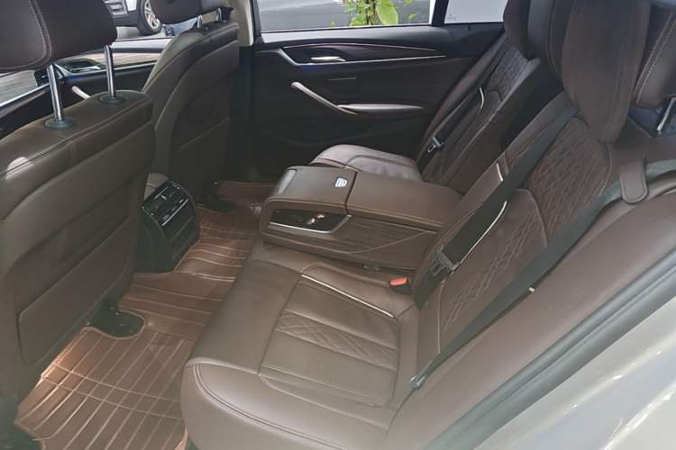Used BMW 5 Series 2018 530Li Leading Edition Luxury Package Left Rear Seat