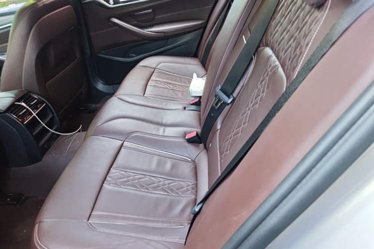 Used BMW 5 Series 2018 530Li xDrive Luxury Package Left Rear Seat