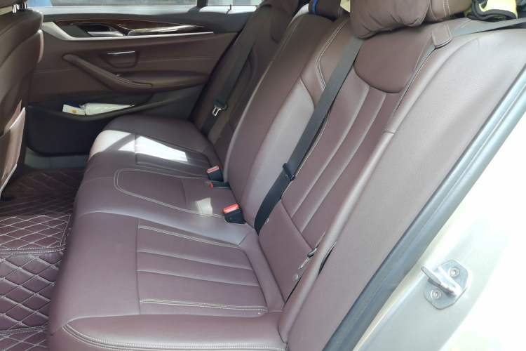 Used BMW 5 Series 2018 525Li Luxury Package Left Rear Seat