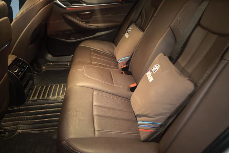 Used BMW 5 Series 2018 525Li Luxury Package Left Rear Seat