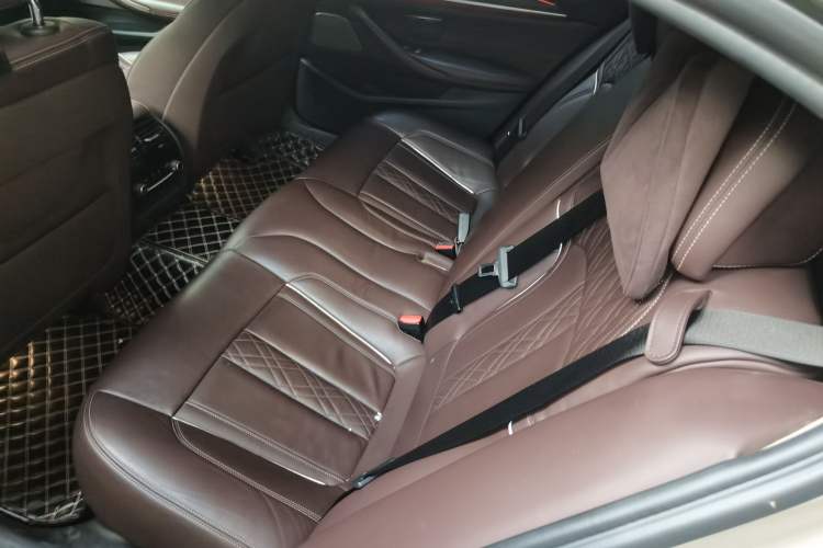 Used BMW 5 Series 2018 Facelifted 530Li Luxury Edition Premium Package Left Rear Seat