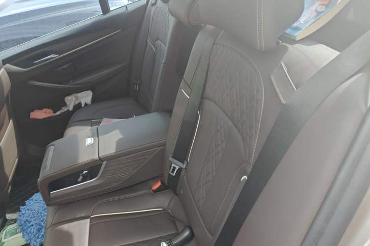Used BMW 5 Series 2018 530Li xDrive Luxury Package Left Rear Seat