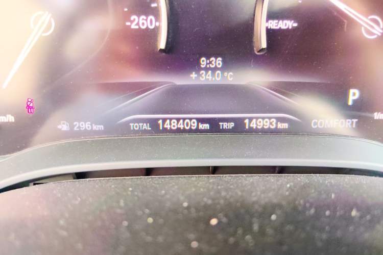 Used BMW 5 Series 2018 528Li Launch Special Edition Odometer Close Up