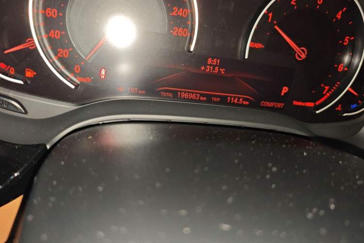 Used BMW 5 Series 2018 528Li Launch Special Edition Odometer Close Up