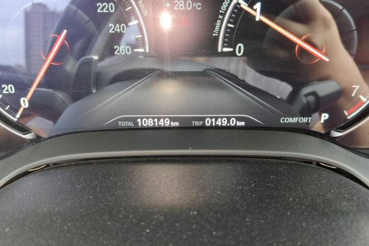 Used BMW 5 Series 2018 530Li Leading Edition Luxury Package Odometer Close Up