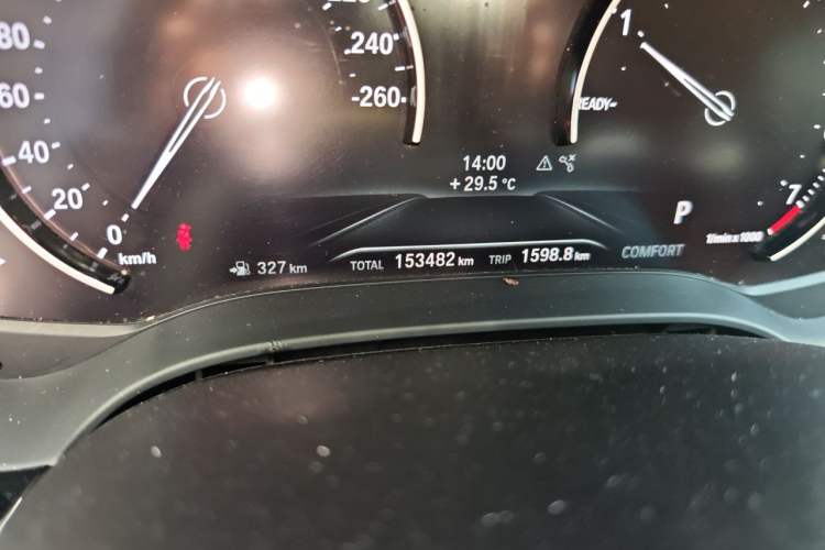 Used BMW 5 Series 2018 528Li Launch Special Edition Odometer Close Up