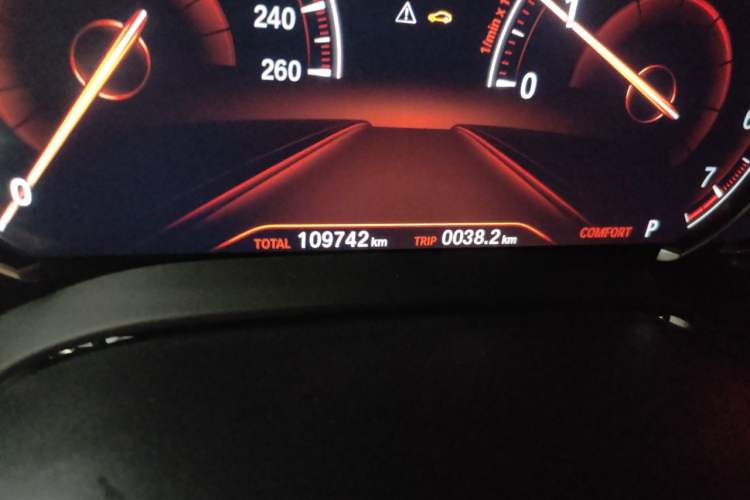 Used BMW 5 Series 2018 525Li Luxury Package Odometer Close Up