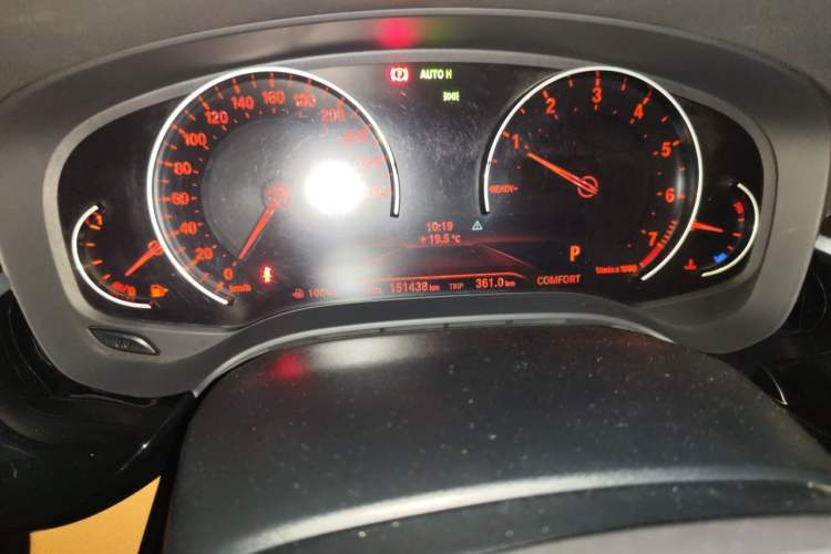 Used BMW 5 Series 2018 528Li Launch Special Edition Odometer Close Up