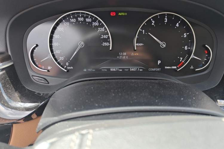 Used BMW 5 Series 2018 528Li Launch Special Edition Odometer Close Up
