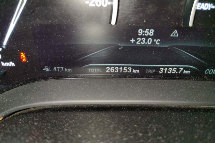 Used BMW 5 Series 2018 528Li Launch Special Edition Odometer Close Up