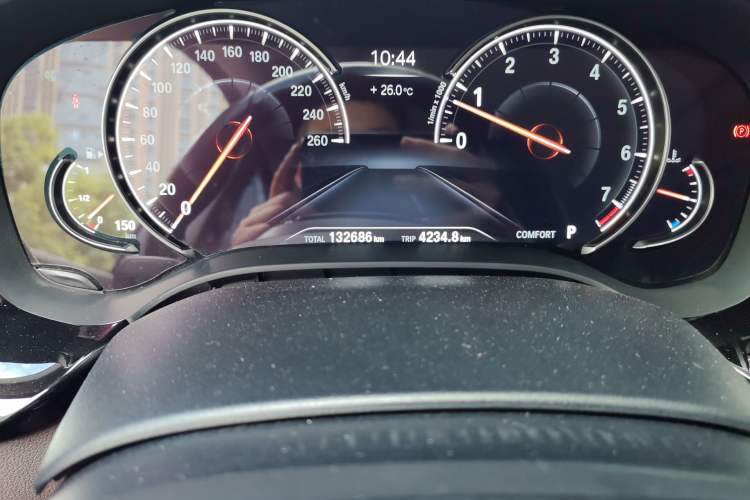 Used BMW 5 Series 2018 525Li Luxury Package Odometer Close Up