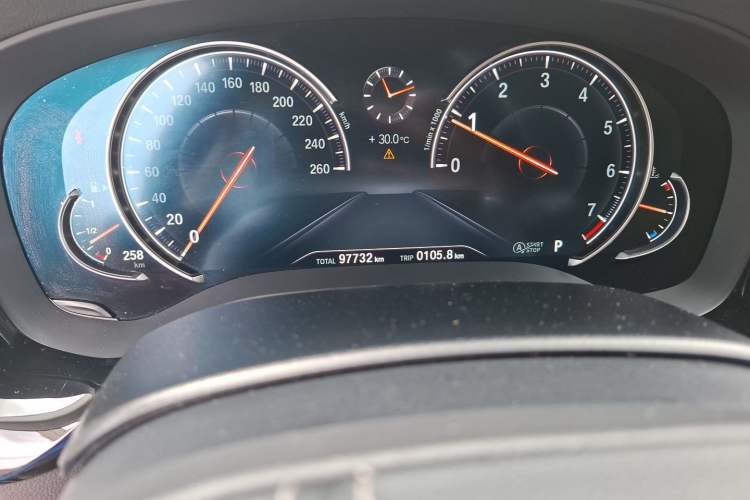 Used BMW 5 Series 2018 530Li Leading Edition Luxury Package Odometer Close Up
