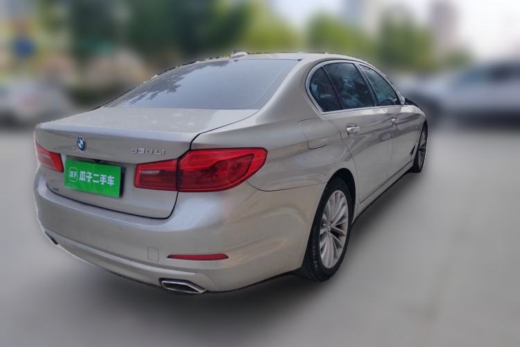 Used BMW 5 Series 2018 Facelifted 530Li xDrive Luxury Package Rear Right 45 Deg