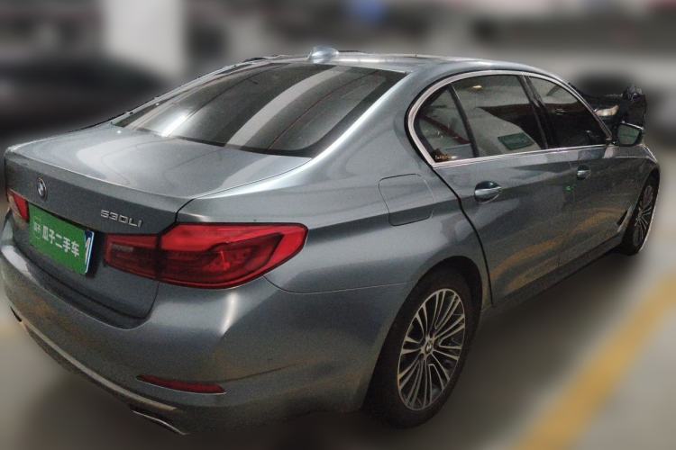 Used BMW 5 Series 2018 Facelifted 530Li Luxury Edition Premium Package Rear Right 45 Deg