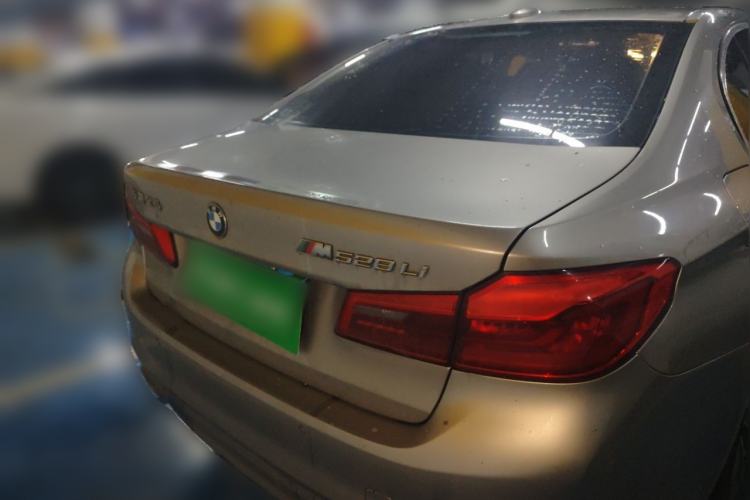 Used BMW 5 Series 2018 528Li Launch Special Edition Rear Right 45 Deg