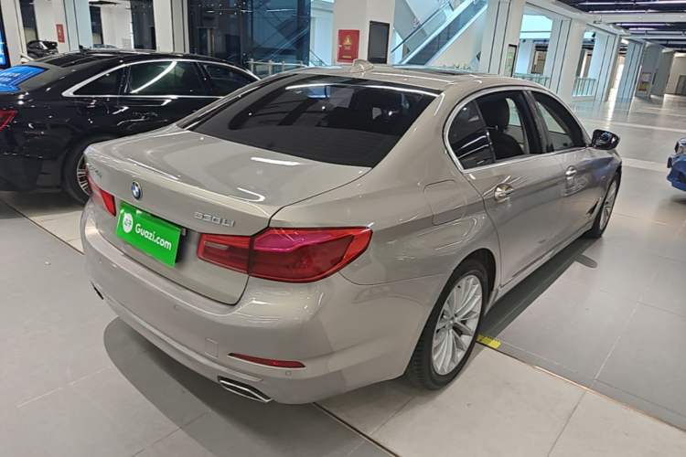 Used BMW 5 Series 2018 530Li Leading Edition Luxury Package Rear Right 45 Deg