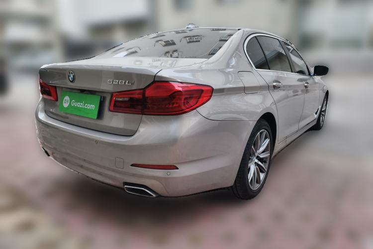 Used BMW 5 Series 2018 528Li Launch Special Edition Rear Right 45 Deg