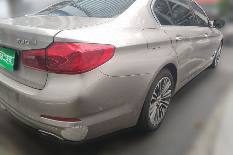 Used BMW 5 Series 2018 Facelifted 530Li Luxury Edition Premium Package Rear Right 45 Deg