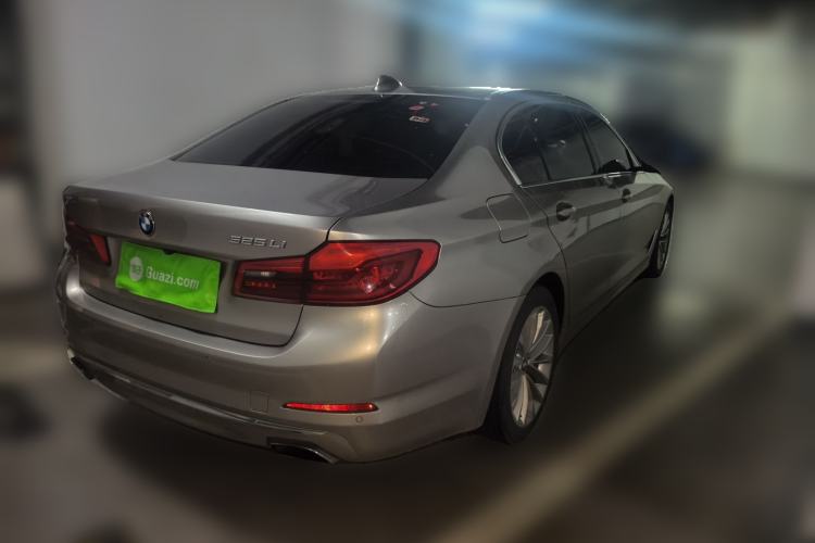 Used BMW 5 Series 2018 525Li Luxury Package Rear Right 45 Deg