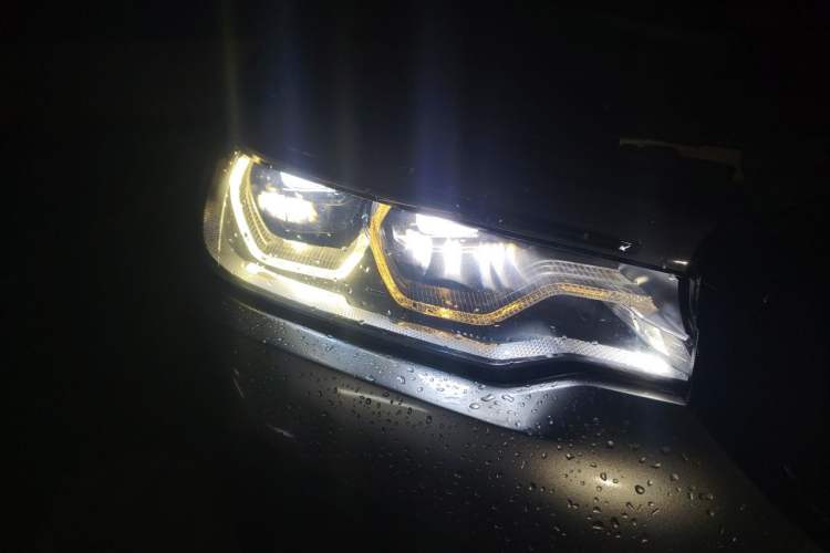 Used BMW 5 Series 2018 Restyled 530Li Leading Edition M Sport Package Right Front Headlight