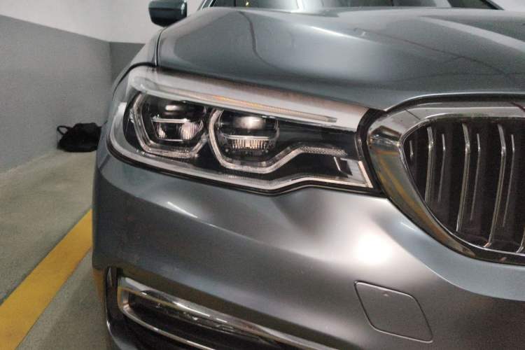 Used BMW 5 Series 2018 Facelifted 530Li Luxury Edition Premium Package Right Front Headlight