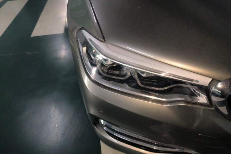 Used BMW 5 Series 2018 Facelifted 530Li Luxury Edition Premium Package Right Front Headlight