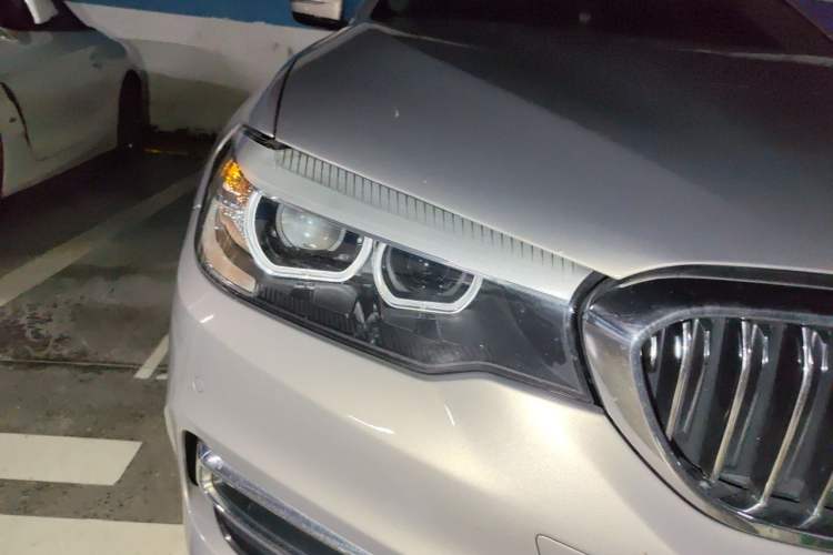 Used BMW 5 Series 2018 Revised Version 530Li Leading Edition Luxury Package Right Front Headlight