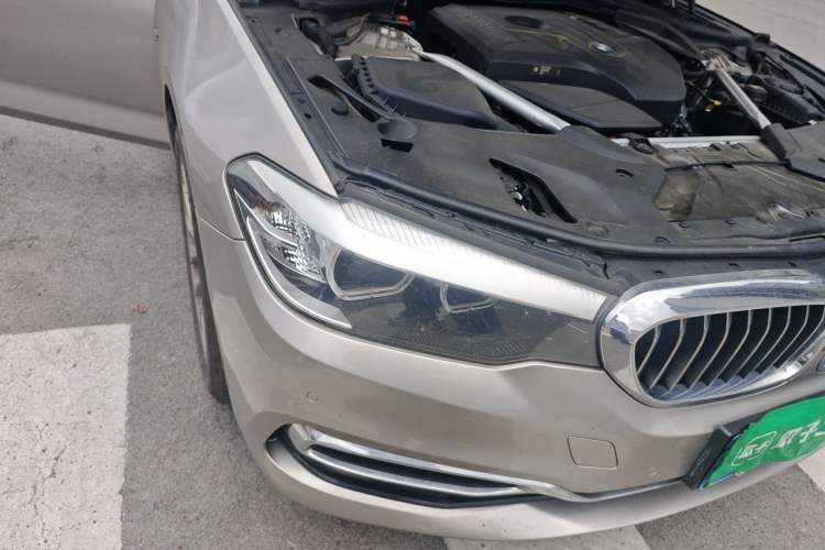 Used BMW 5 Series 2018 Revised Version 530Li Leading Edition Luxury Package Right Front Headlight