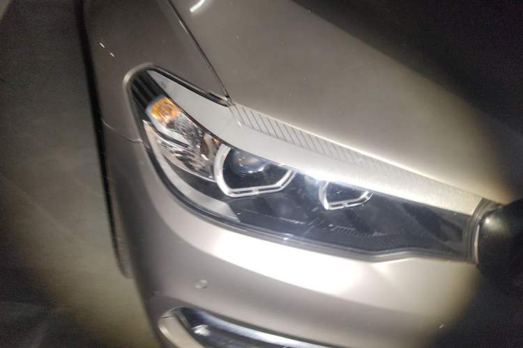 Used BMW 5 Series 2018 525Li Luxury Package Right Front Headlight