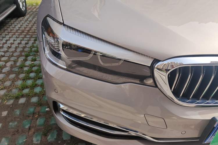 Used BMW 5 Series 2018 530Li Leading Edition Luxury Package Right Front Headlight