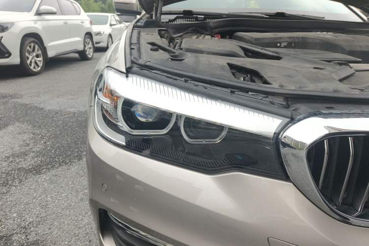Used BMW 5 Series 2018 528Li Launch Special Edition Right Front Headlight