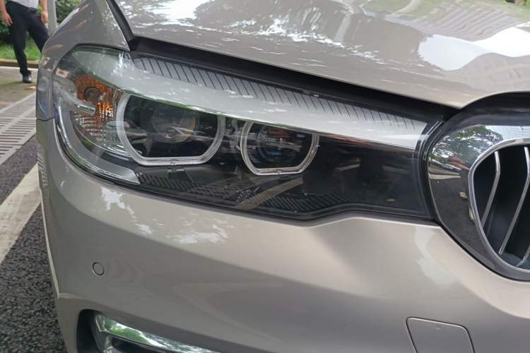 Used BMW 5 Series 2018 530Li Leading Edition Luxury Package Right Front Headlight