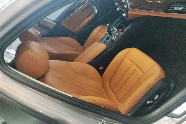 Used BMW 5 Series 2018 528Li Launch Special Edition Right Front Seat