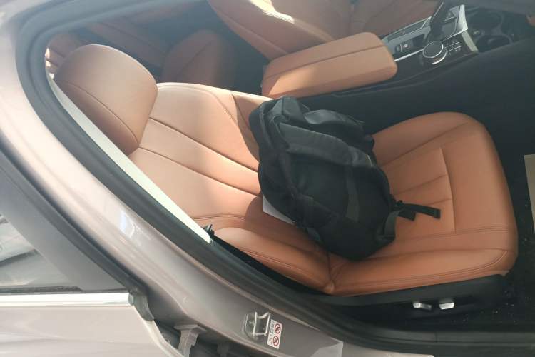 Used BMW 5 Series 2018 528Li Launch Special Edition Right Front Seat